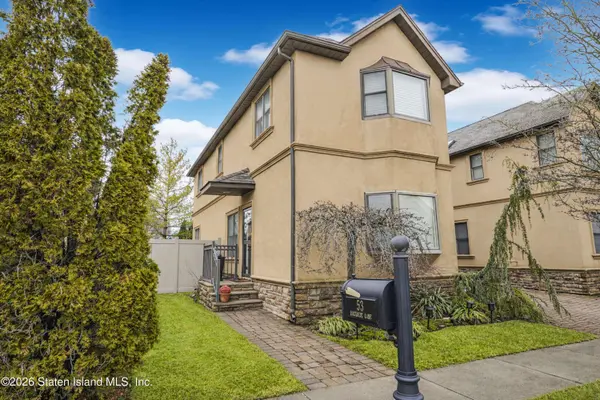 53 Dockside LN, Staten Island, NY 10308