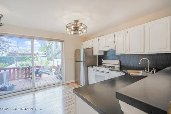 19 Treetz PL, Staten Island, NY 10314