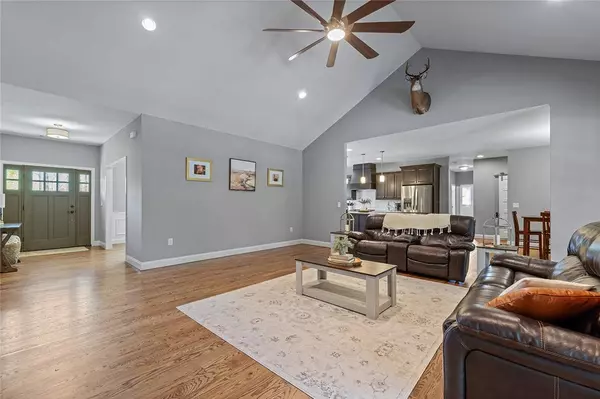 544 Paramount DR, Seneca, SC 29672