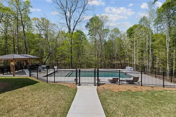 544 Paramount DR, Seneca, SC 29672