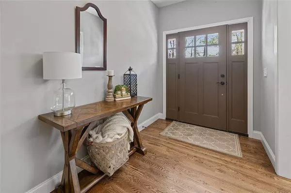 544 Paramount DR, Seneca, SC 29672