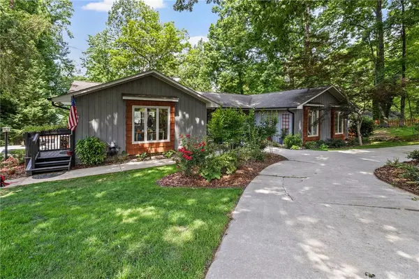 101 Westchester CIR, Seneca, SC 29672