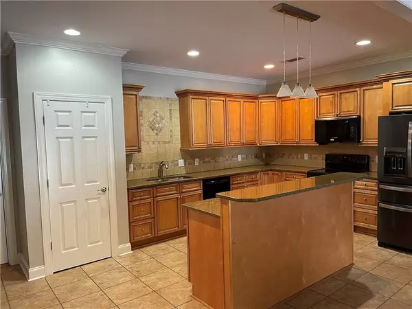 101 Crooked Creek RD, Seneca, SC 29672