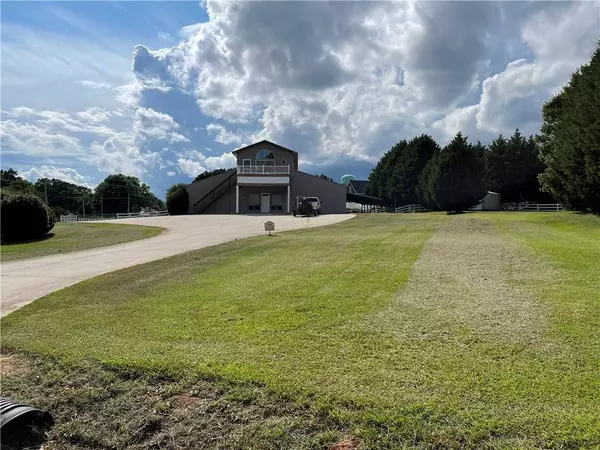 101 Crooked Creek RD, Seneca, SC 29672