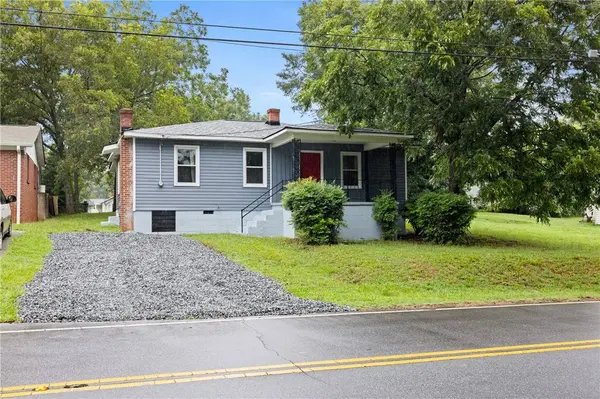 905 E South 2nd ST, Seneca, SC 29679