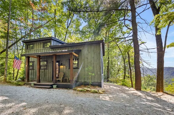 548 Black Rock Mountain Pkwy, Clayton, GA 30525