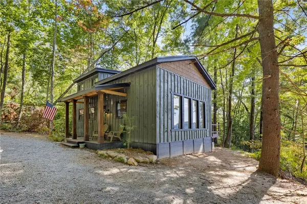 548 Black Rock Mountain Pkwy, Clayton, GA 30525