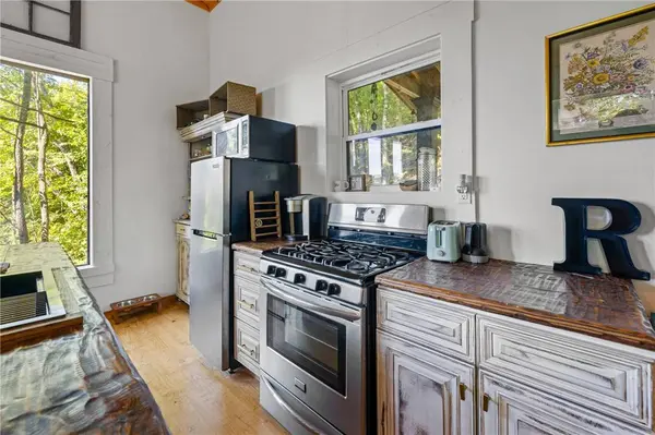 548 Black Rock Mountain Pkwy, Clayton, GA 30525