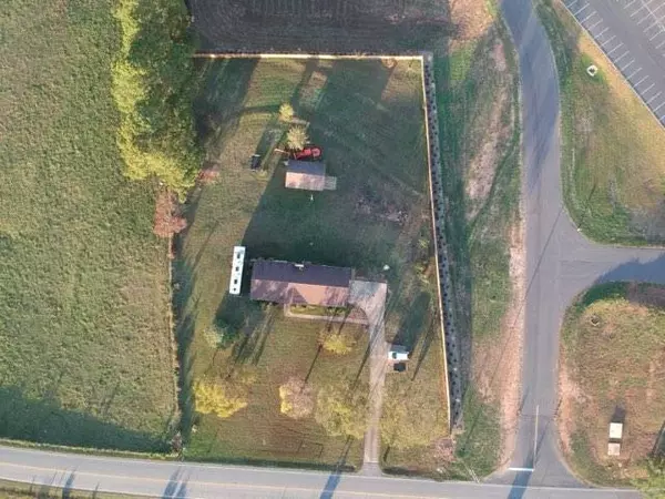 1814 Easley HWY, Piedmont, SC 29673