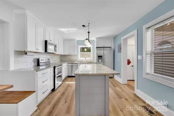 1111 E Park DR, Gastonia, NC 28054