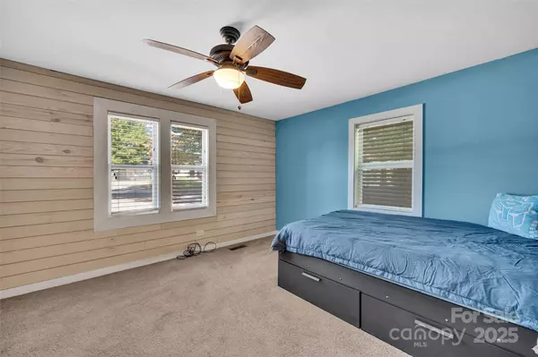 1111 E Park DR, Gastonia, NC 28054