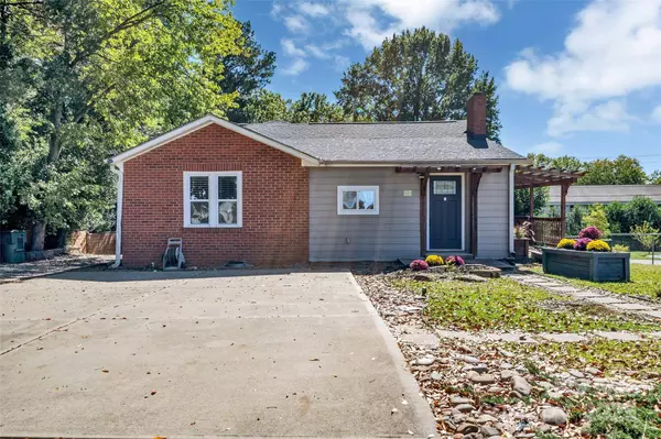 1111 E Park DR, Gastonia, NC 28054