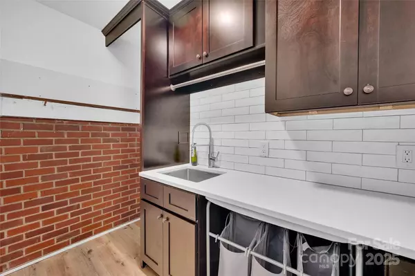 1111 E Park DR, Gastonia, NC 28054