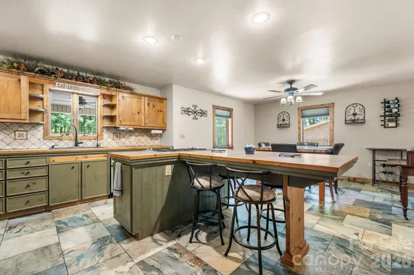 4586 Charlotte ST, Conover, NC 28613