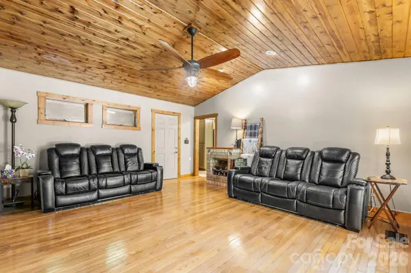 4586 Charlotte ST, Conover, NC 28613