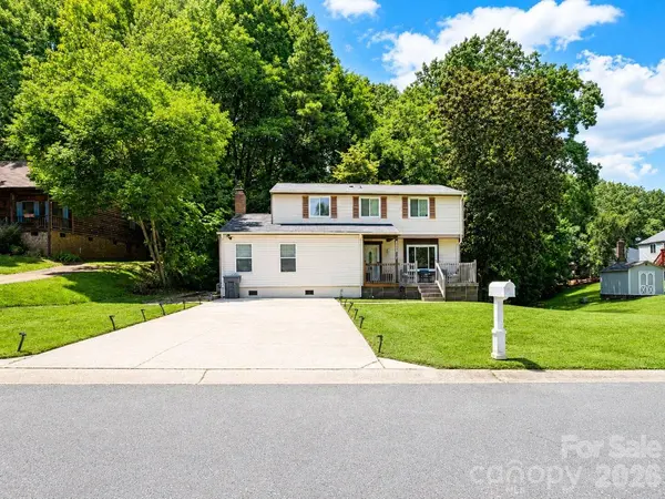 7329 Hounslow LN, Charlotte, NC 28213