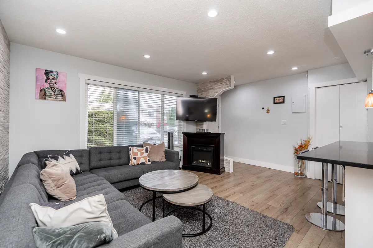 11901 89A Ave #612, Delta, BC V4C 3G8