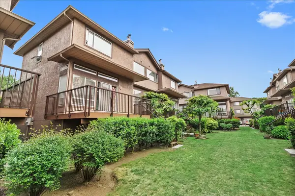 5380 Smith Dr #16, Richmond, BC V6V 2K8