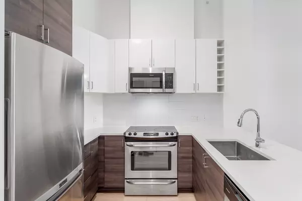 Surrey, BC V3T,13919 Fraser Hwy #410