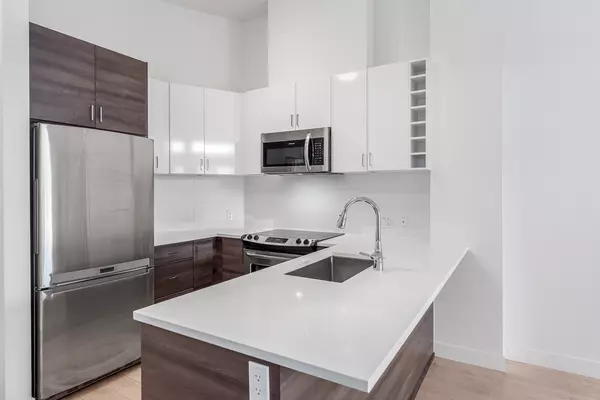 Surrey, BC V3T,13919 Fraser Hwy #410