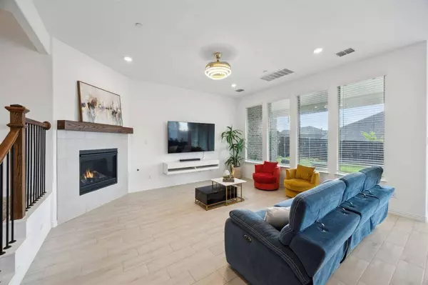 2004 Creekbluff Circle, Lewisville, TX 75010