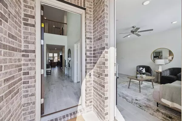 2004 Creekridge Drive, Lewisville, TX 75010