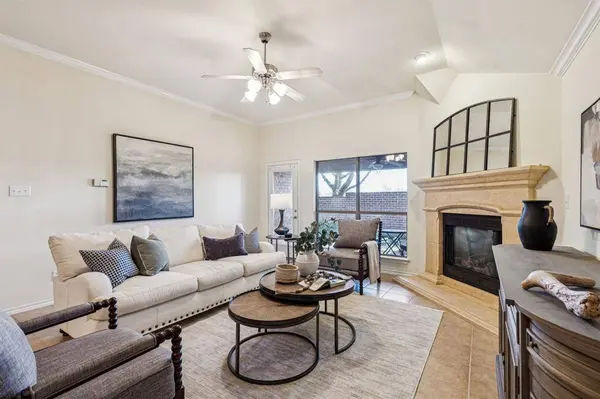 28 Emerald Pond Drive, Frisco, TX 75034