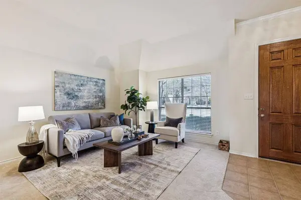 28 Emerald Pond Drive, Frisco, TX 75034