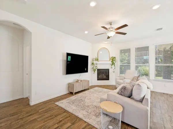 3396 Edgecreek Path, Lewisville, TX 75010