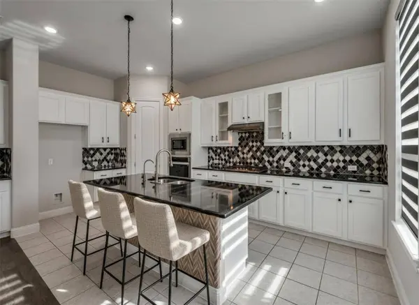 2152 Bailey Street, Carrollton, TX 75010