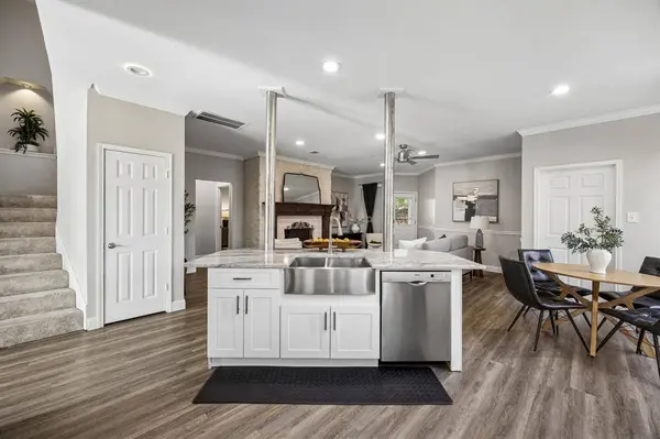 804 Summit Pointe, Lewisville, TX 75077