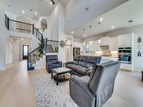 2094 Creekbluff Circle, Lewisville, TX 75010