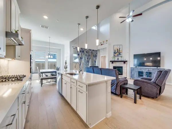 2094 Creekbluff Circle, Lewisville, TX 75010