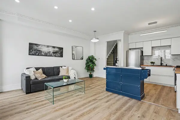 16 Leitch Ave, Toronto, ON M3J 3P2