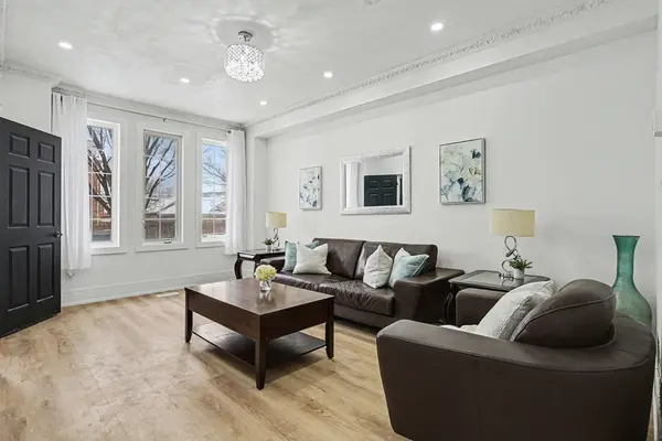 16 Leitch Ave, Toronto, ON M3J 3P2