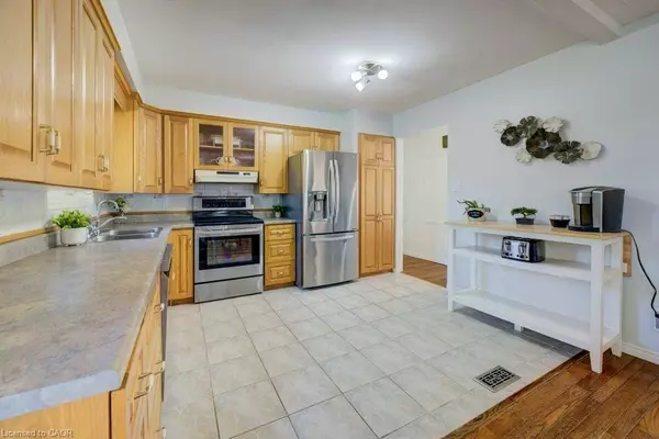 144 Laurentian Drive, Kitchener, ON N2E 2M3