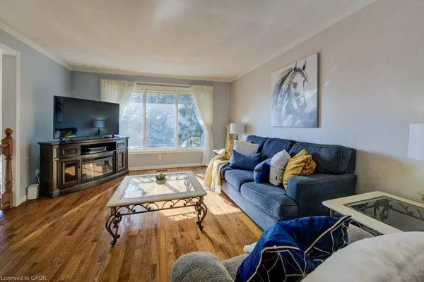 144 Laurentian Drive, Kitchener, ON N2E 2M3