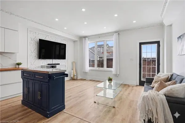 16 Leitch Avenue, North York, ON M3J 3P2