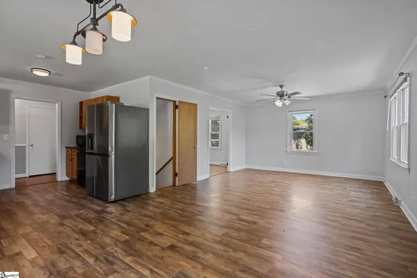 706 W Lee Road, Taylors, SC 29687