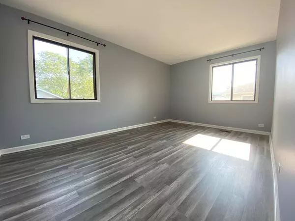 327 Palisades Point #327, Schaumburg, IL 60194