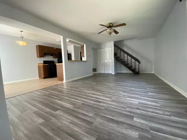 327 Palisades Point #327, Schaumburg, IL 60194