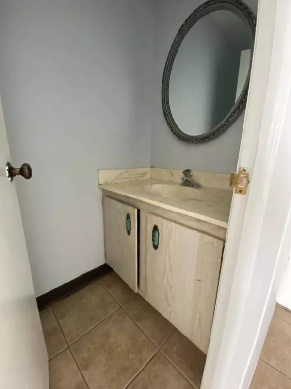 327 Palisades Point #327, Schaumburg, IL 60194