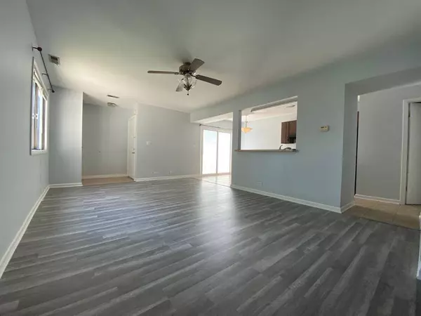 327 Palisades Point #327, Schaumburg, IL 60194