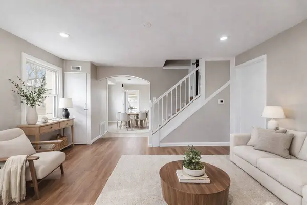 38 N Rebecca Street, Glenwood, IL 60425