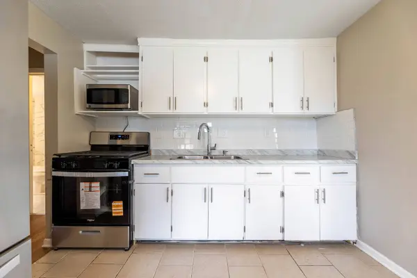 38 N Rebecca Street, Glenwood, IL 60425