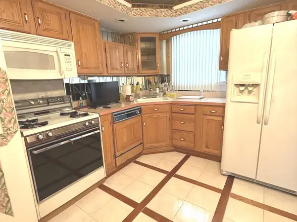 2553 W 82nd Place, Chicago, IL 60652