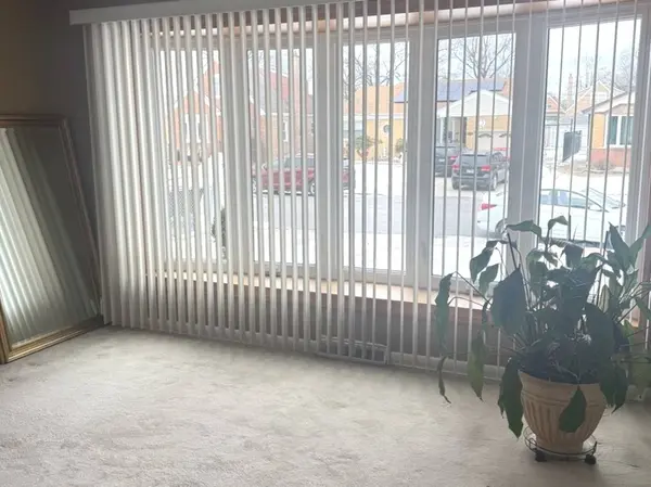 2553 W 82nd Place, Chicago, IL 60652