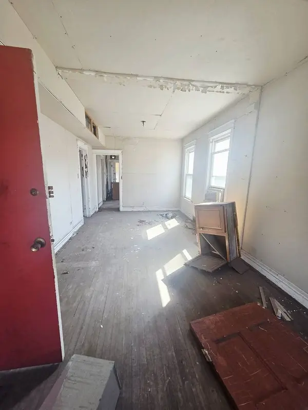 11705 S Lafayette Avenue, Chicago, IL 60628