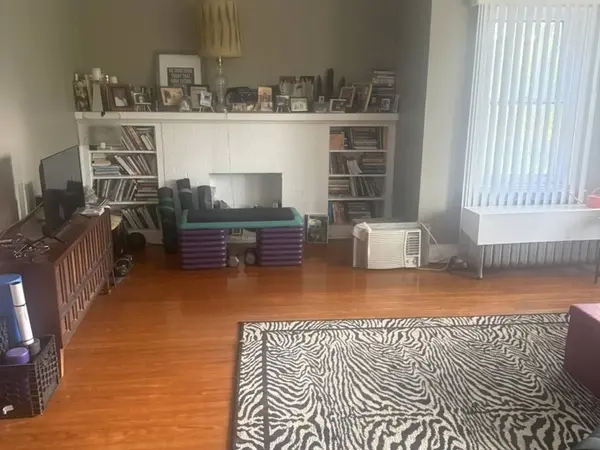 7943 S Eberhart Avenue, Chicago, IL 60619