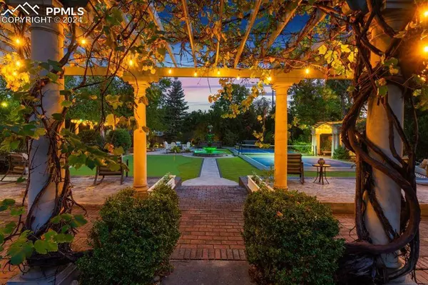 1600 N Cascade AVE, Colorado Springs, CO 80907